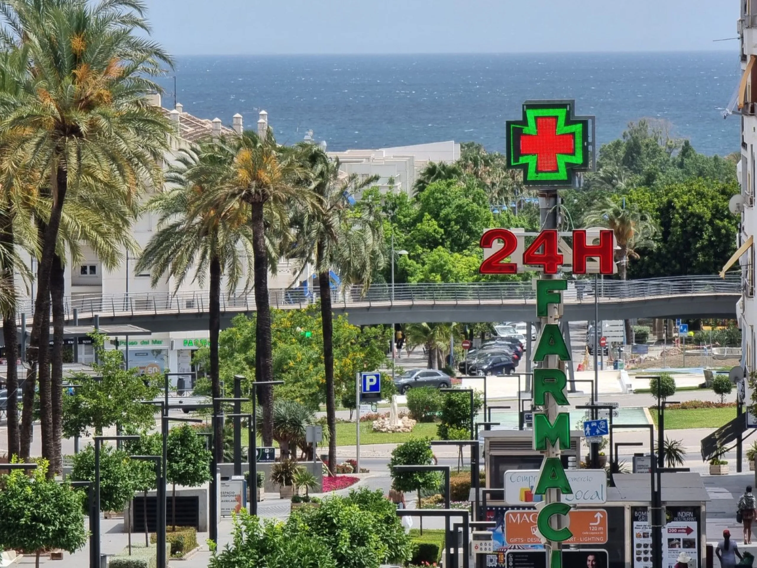 "A Prestigious Corporate Landmark in San Pedro Center"