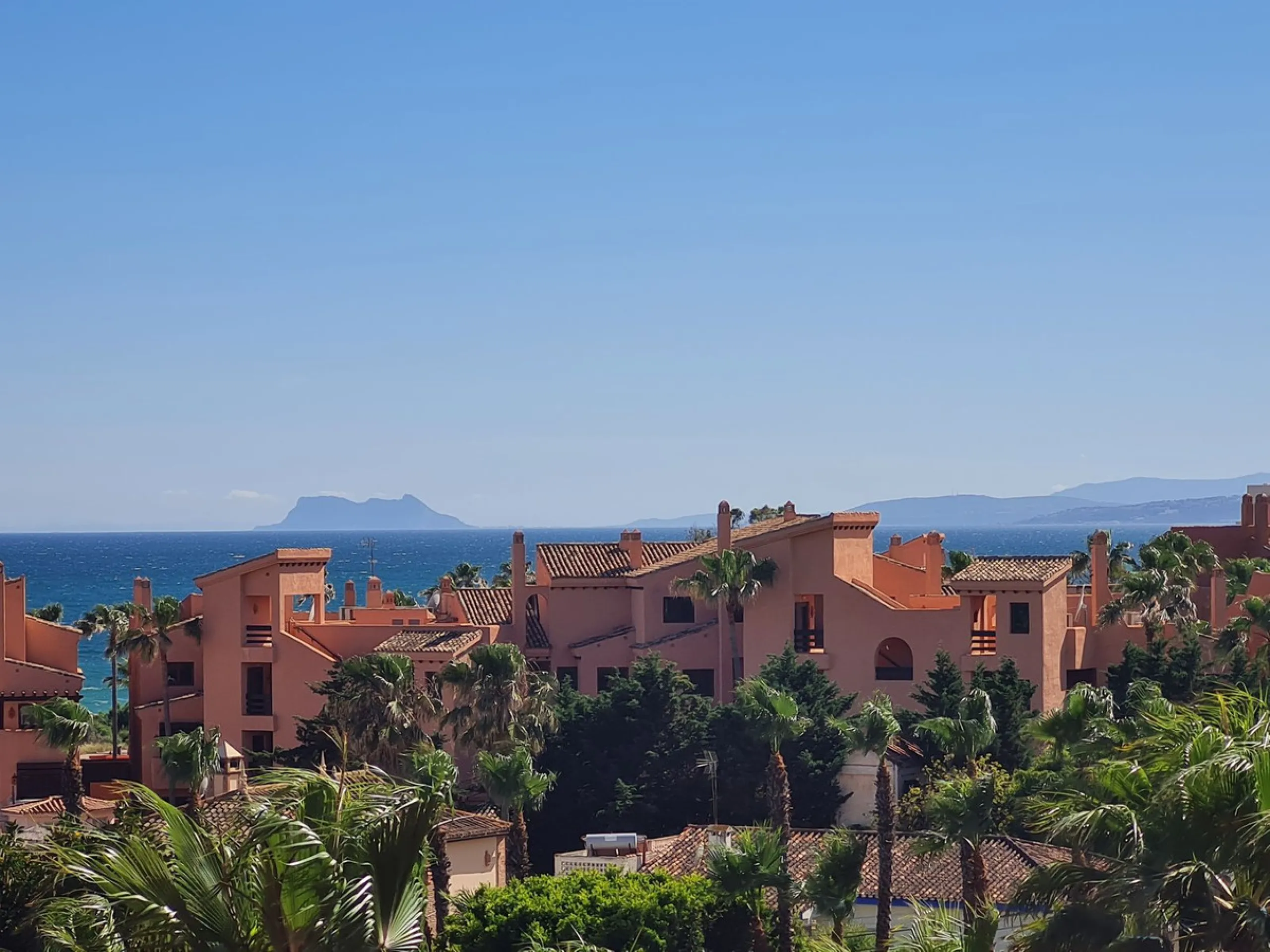 Exceptional Upper floor apartment located in the private wing of suites in the prestigious Hotel Kempinski with stunning views to Africa and Gibraltar.