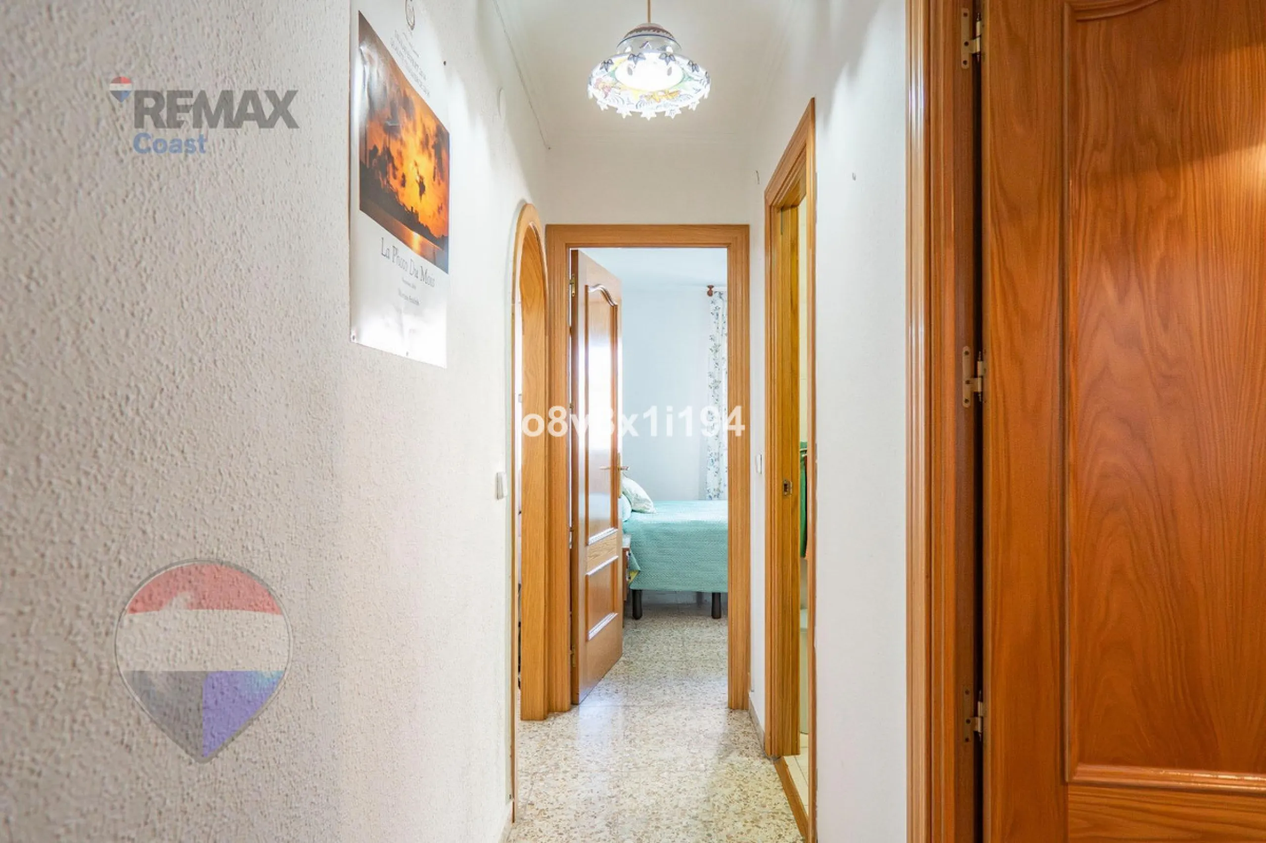 We present an exceptional opportunity to acquire an apartment in the highly sought-after area of Princesa Huelin, just 680 meters from the beach.