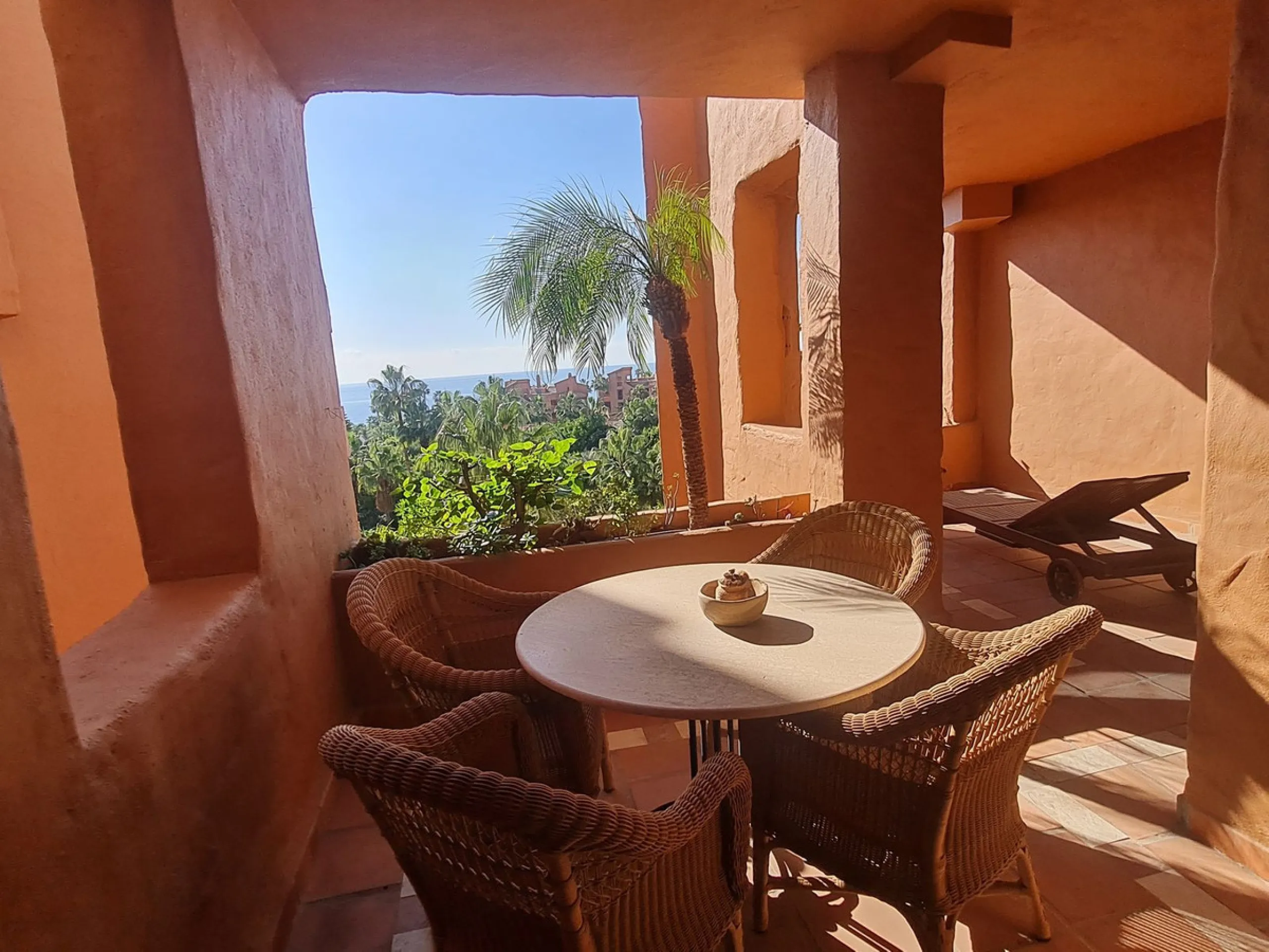 Exceptional Upper floor apartment located in the private wing of suites in the prestigious Hotel Kempinski with stunning views to Africa and Gibraltar.
