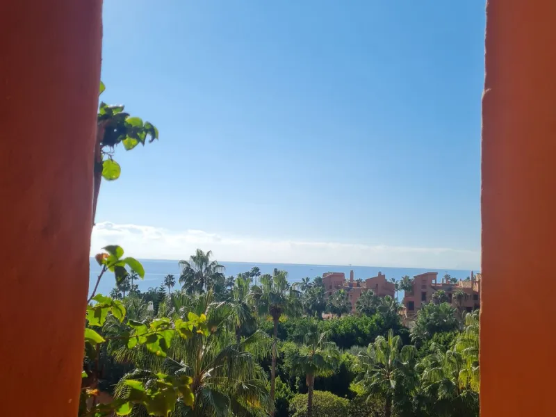 Exceptional Upper floor apartment located in the private wing of suites in the prestigious Hotel Kempinski with stunning views to Africa and Gibraltar.