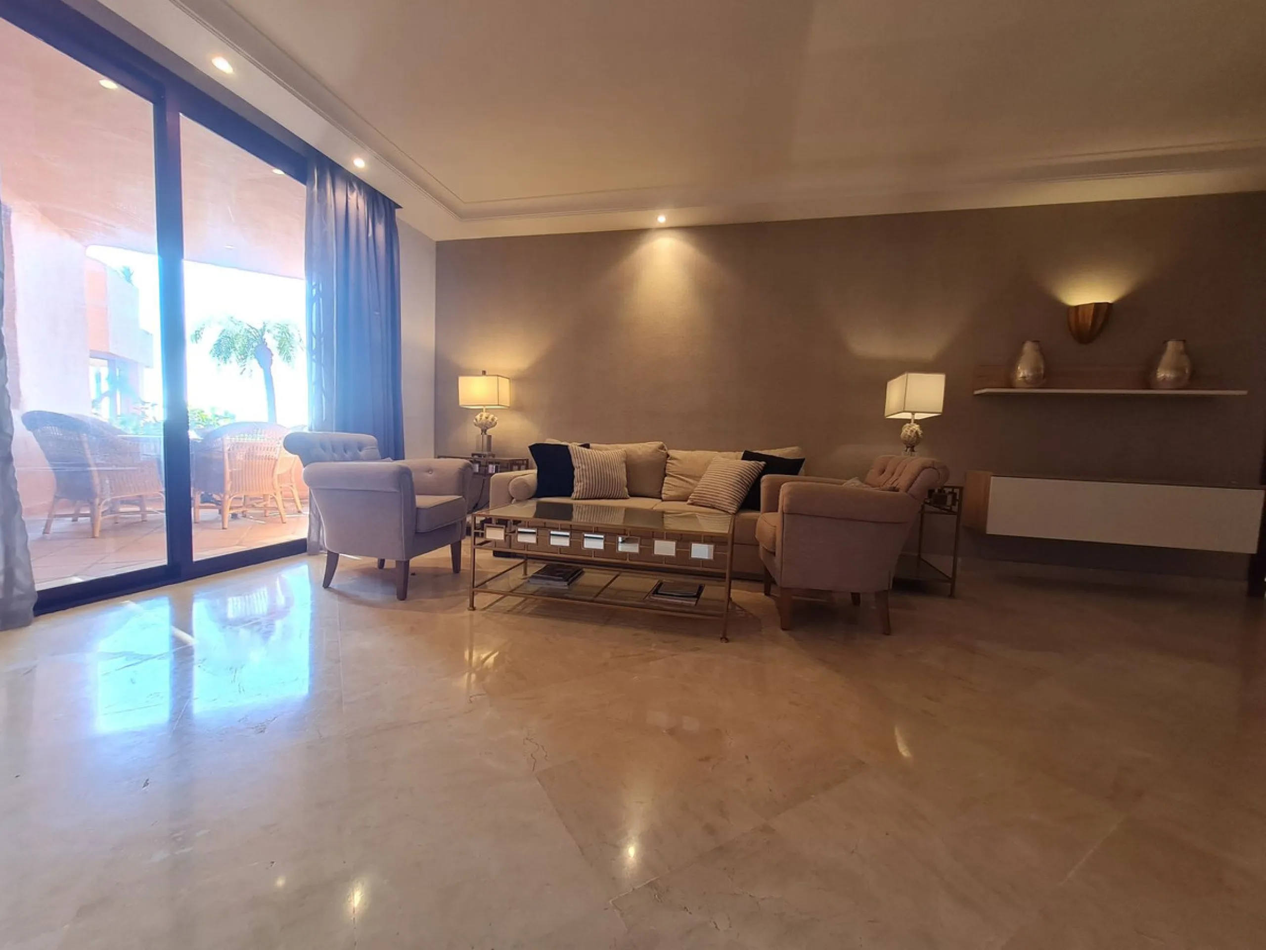 Exceptional Upper floor apartment located in the private wing of suites in the prestigious Hotel Kempinski with stunning views to Africa and Gibraltar.
