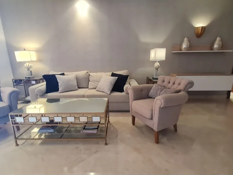 Exceptional Upper floor apartment located in the private wing of suites in the prestigious Hotel Kempinski with stunning views to Africa and Gibraltar.