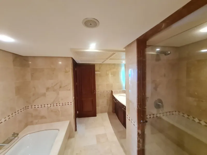 Exceptional Upper floor apartment located in the private wing of suites in the prestigious Hotel Kempinski with stunning views to Africa and Gibraltar.