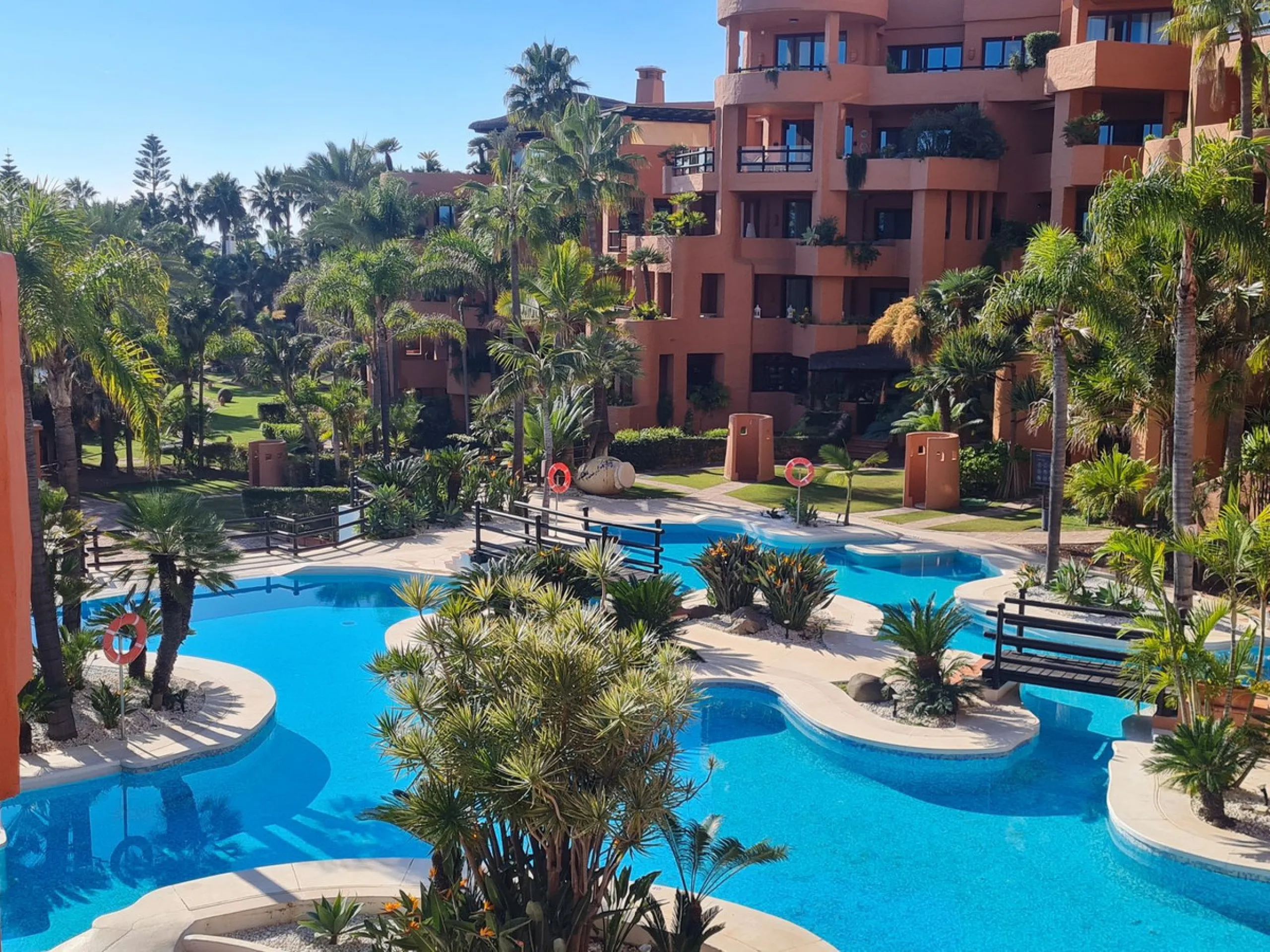 Exceptional Upper floor apartment located in the private wing of suites in the prestigious Hotel Kempinski with stunning views to Africa and Gibraltar.
