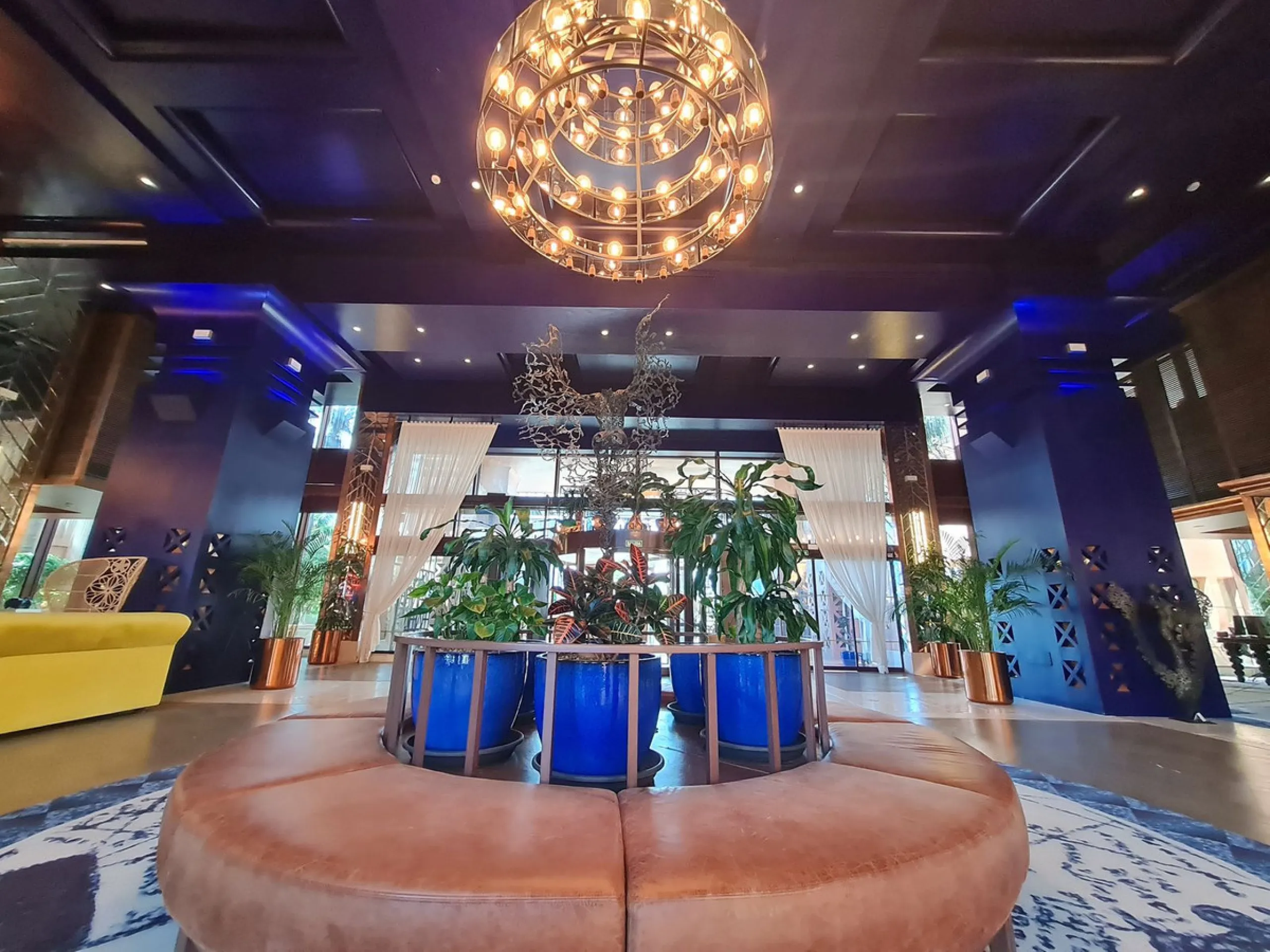 Exceptional Upper floor apartment located in the private wing of suites in the prestigious Hotel Kempinski with stunning views to Africa and Gibraltar.