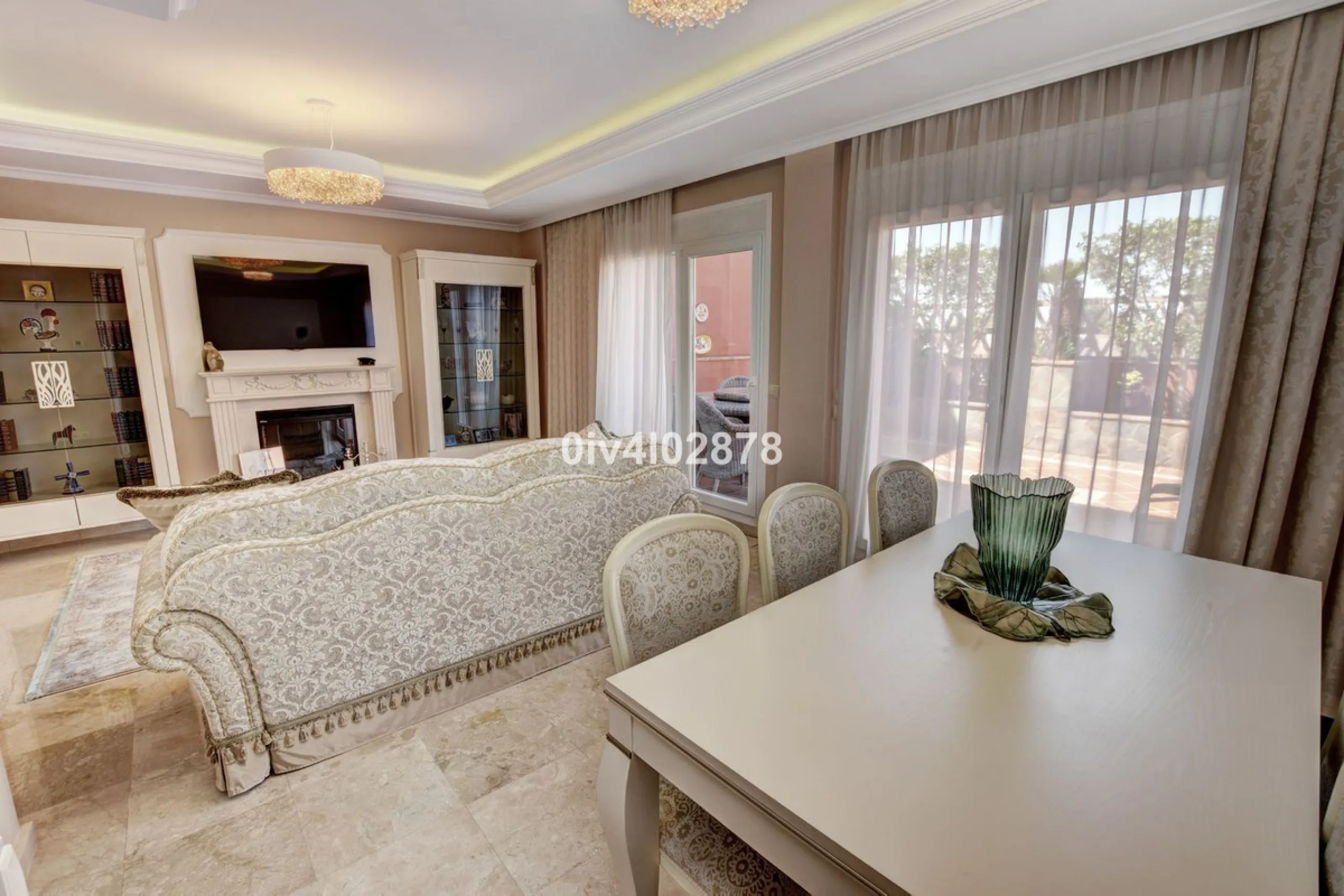 House - Townhouse в продаже в Benalmadena, Málaga. В доме 4 спален и 3 ванных комнат. Площадь дома 290 м²