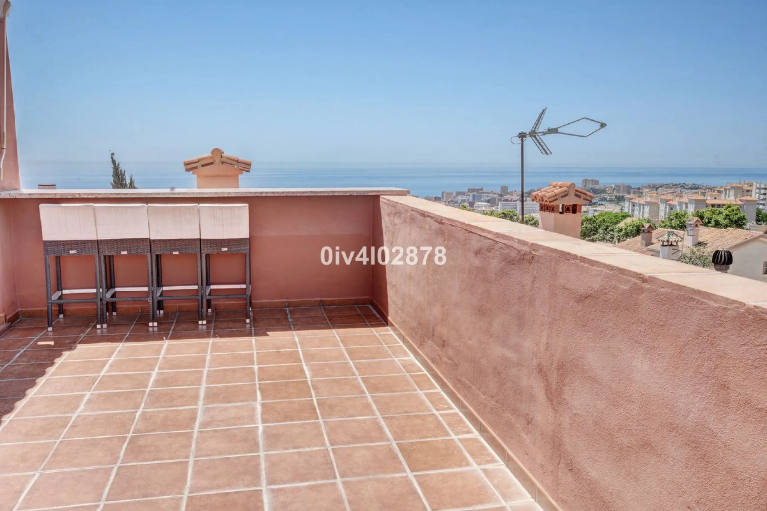 House - Townhouse в продаже в Benalmadena, Málaga. В доме 4 спален и 3 ванных комнат. Площадь дома 290 м²