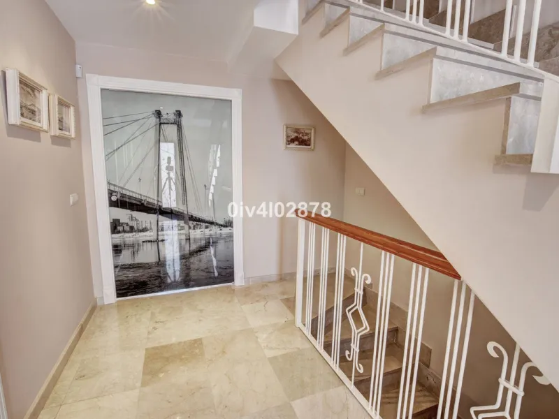 House - Townhouse в продаже в Benalmadena, Málaga. В доме 4 спален и 3 ванных комнат. Площадь дома 290 м²