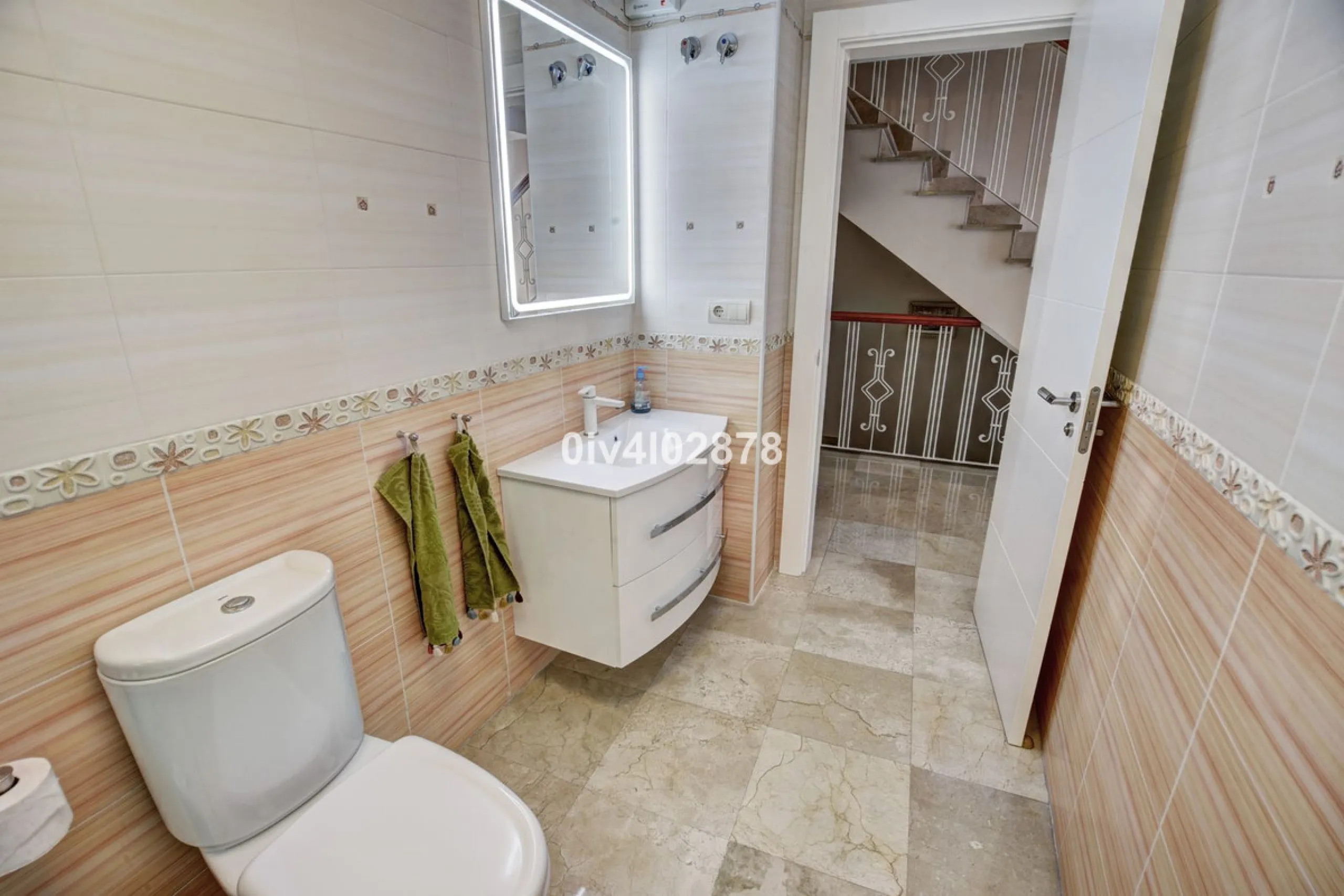 House - Townhouse в продаже в Benalmadena, Málaga. В доме 4 спален и 3 ванных комнат. Площадь дома 290 м²