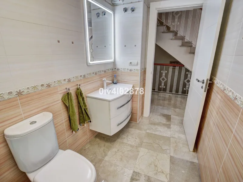 House - Townhouse в продаже в Benalmadena, Málaga. В доме 4 спален и 3 ванных комнат. Площадь дома 290 м²