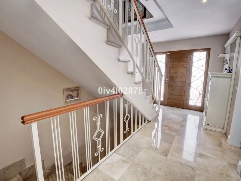 House - Townhouse в продаже в Benalmadena, Málaga. В доме 4 спален и 3 ванных комнат. Площадь дома 290 м²