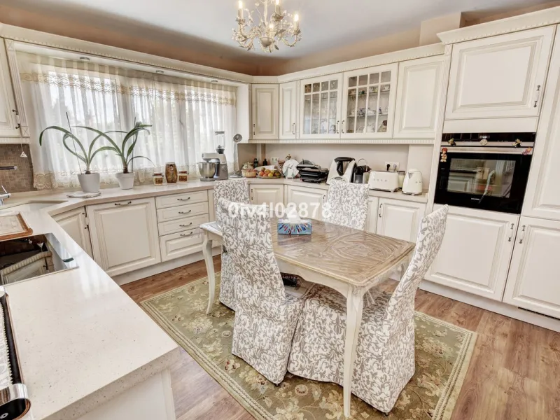 House - Townhouse в продаже в Benalmadena, Málaga. В доме 4 спален и 3 ванных комнат. Площадь дома 290 м²