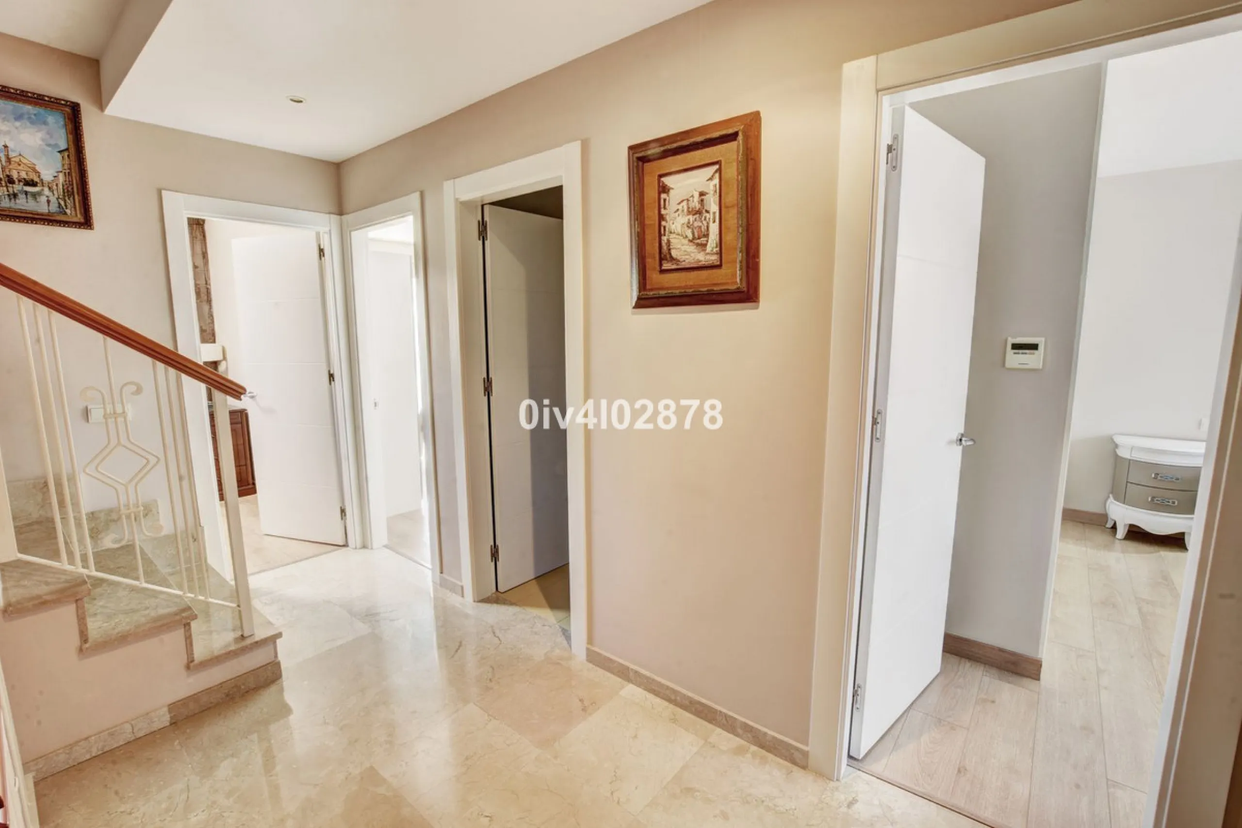 House - Townhouse в продаже в Benalmadena, Málaga. В доме 4 спален и 3 ванных комнат. Площадь дома 290 м²