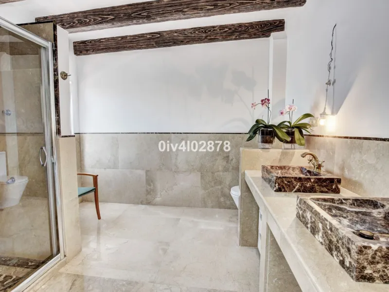 House - Townhouse в продаже в Benalmadena, Málaga. В доме 4 спален и 3 ванных комнат. Площадь дома 290 м²