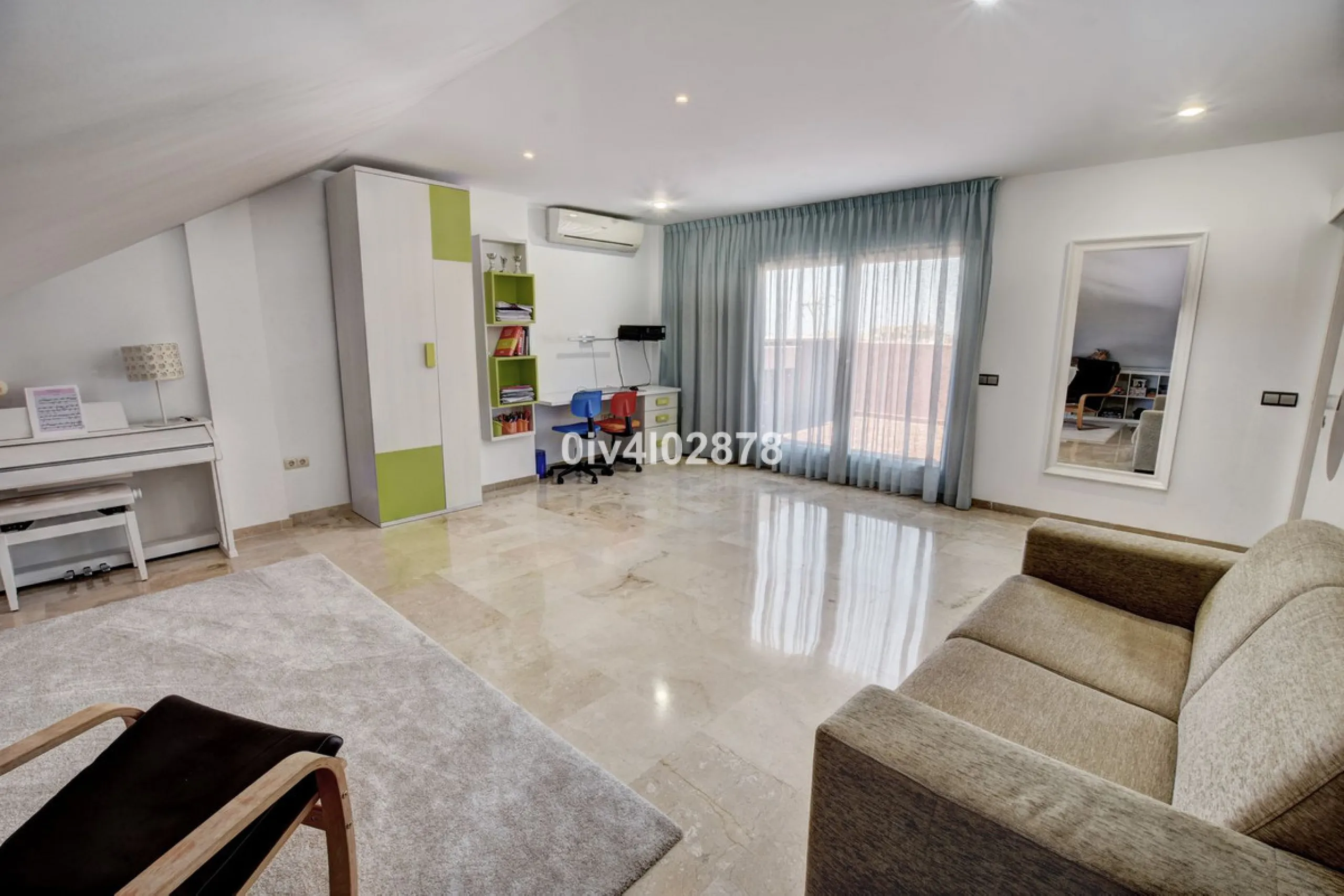 House - Townhouse в продаже в Benalmadena, Málaga. В доме 4 спален и 3 ванных комнат. Площадь дома 290 м²