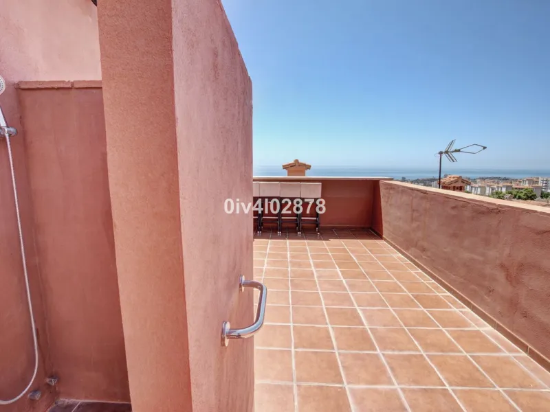 House - Townhouse в продаже в Benalmadena, Málaga. В доме 4 спален и 3 ванных комнат. Площадь дома 290 м²
