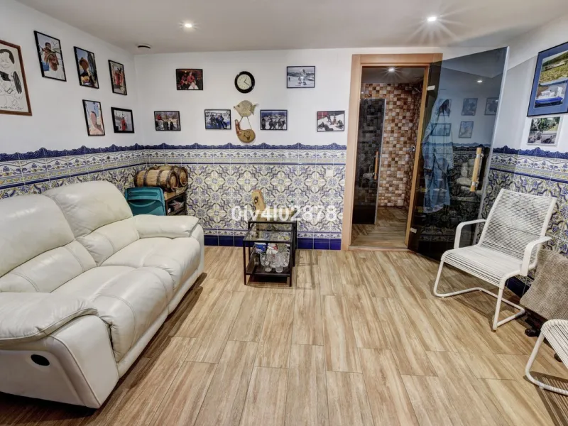 House - Townhouse в продаже в Benalmadena, Málaga. В доме 4 спален и 3 ванных комнат. Площадь дома 290 м²
