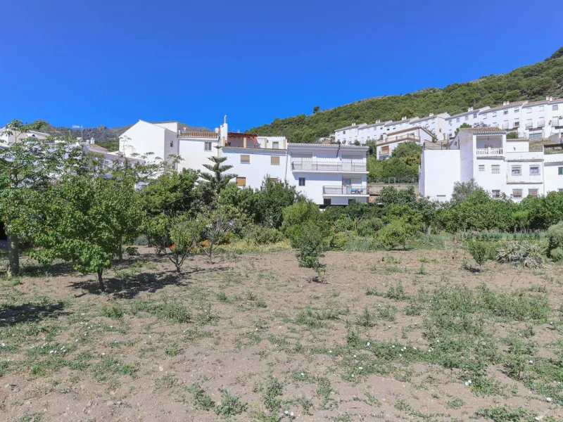 House - Townhouse в продаже в Casarabonela, Málaga. В доме 4 спален и 2 ванных комнат. Площадь дома 800 м². Площадь участка 3000 м²