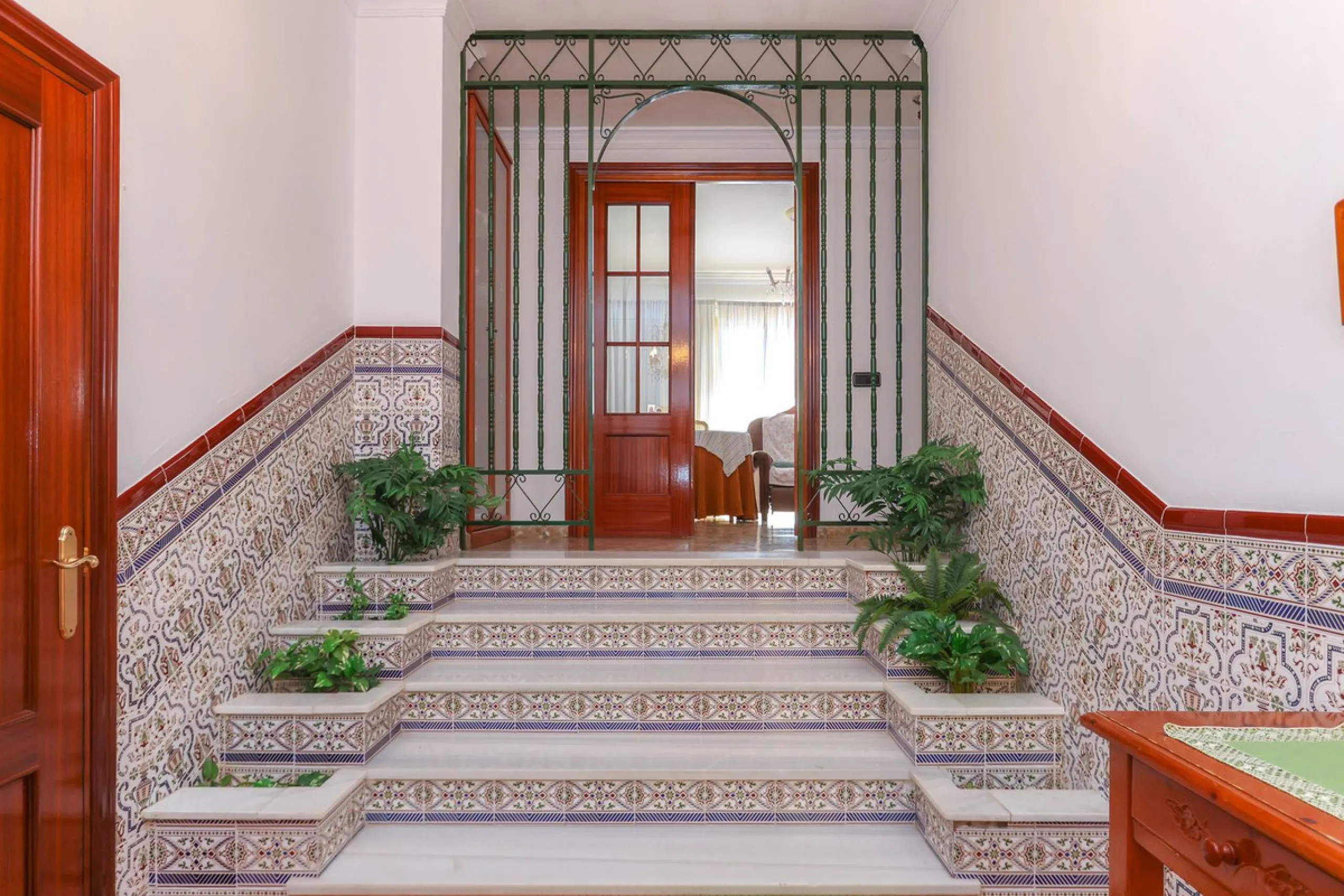 House - Townhouse в продаже в Casarabonela, Málaga. В доме 4 спален и 2 ванных комнат. Площадь дома 800 м². Площадь участка 3000 м²
