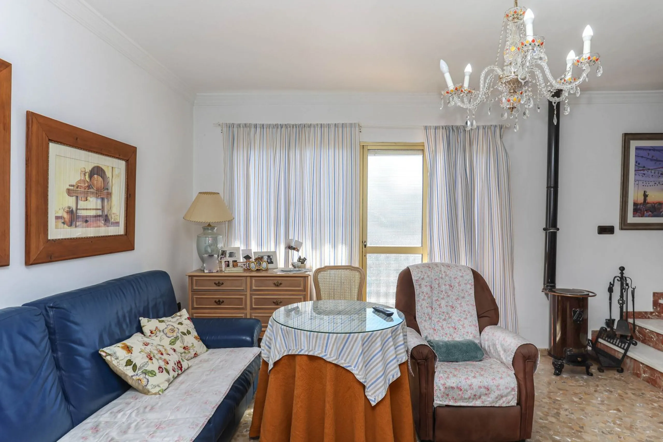 House - Townhouse в продаже в Casarabonela, Málaga. В доме 4 спален и 2 ванных комнат. Площадь дома 800 м². Площадь участка 3000 м²
