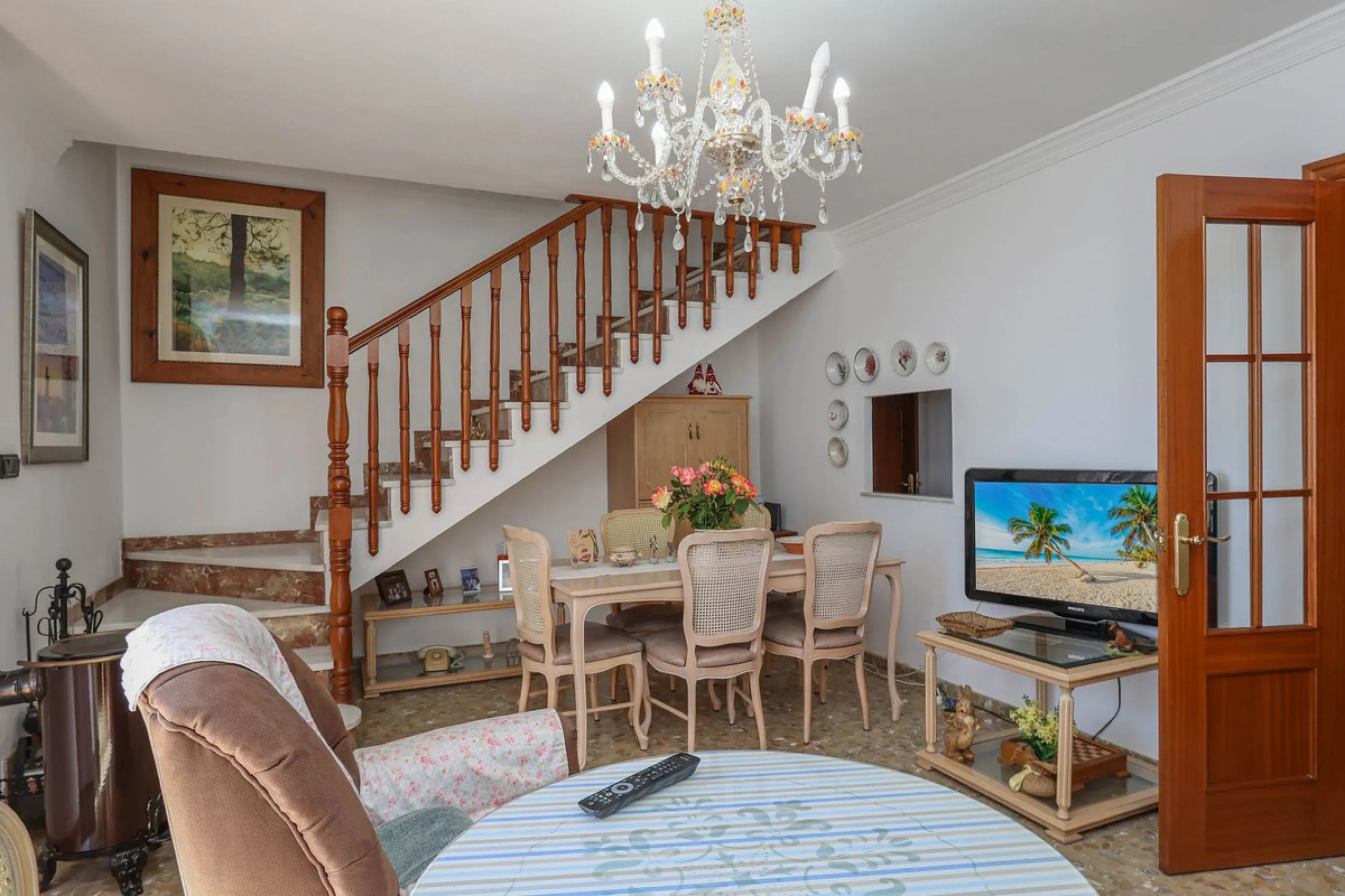 House - Townhouse в продаже в Casarabonela, Málaga. В доме 4 спален и 2 ванных комнат. Площадь дома 800 м². Площадь участка 3000 м²