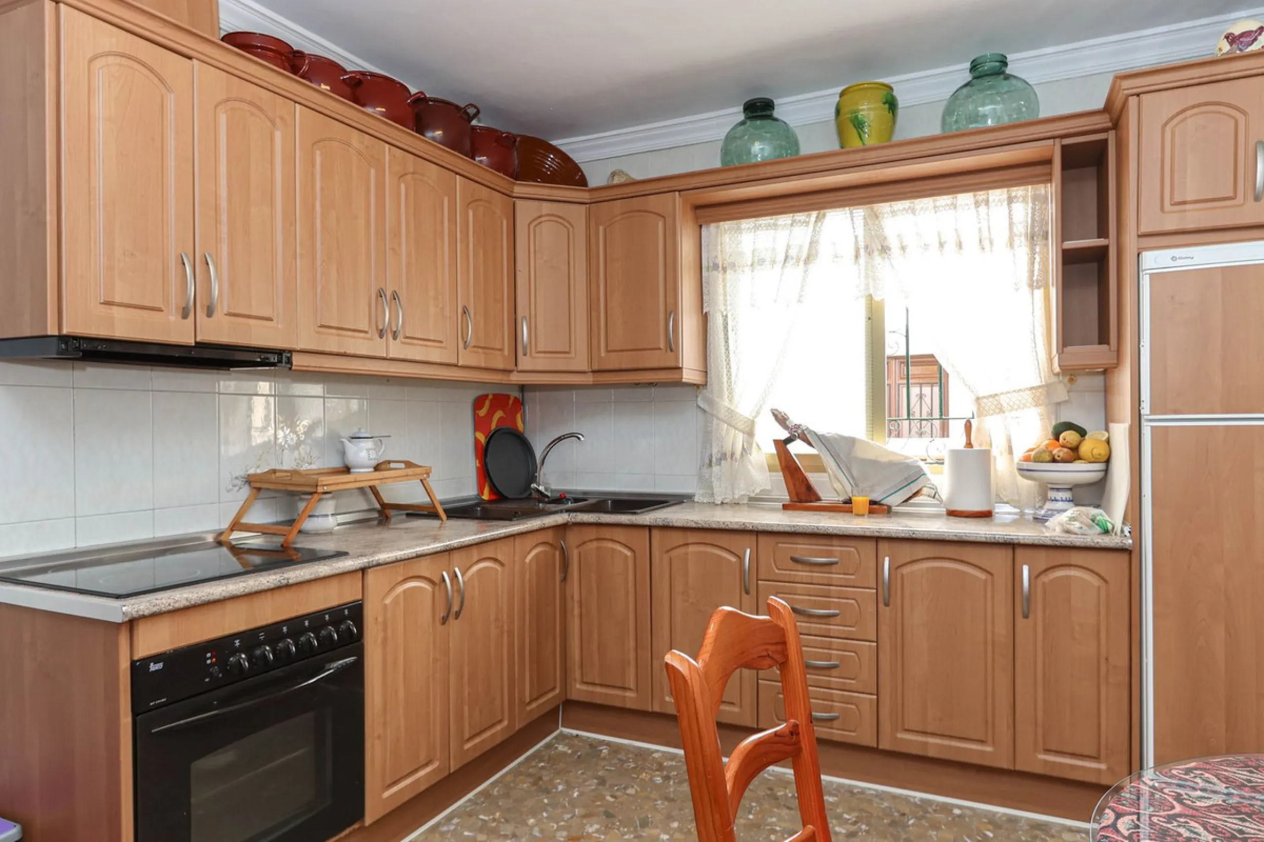 House - Townhouse в продаже в Casarabonela, Málaga. В доме 4 спален и 2 ванных комнат. Площадь дома 800 м². Площадь участка 3000 м²