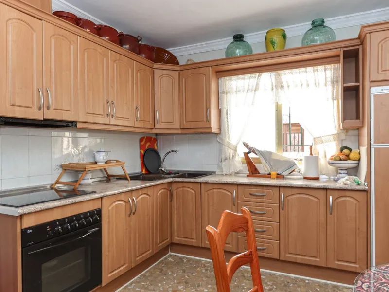 House - Townhouse в продаже в Casarabonela, Málaga. В доме 4 спален и 2 ванных комнат. Площадь дома 800 м². Площадь участка 3000 м²