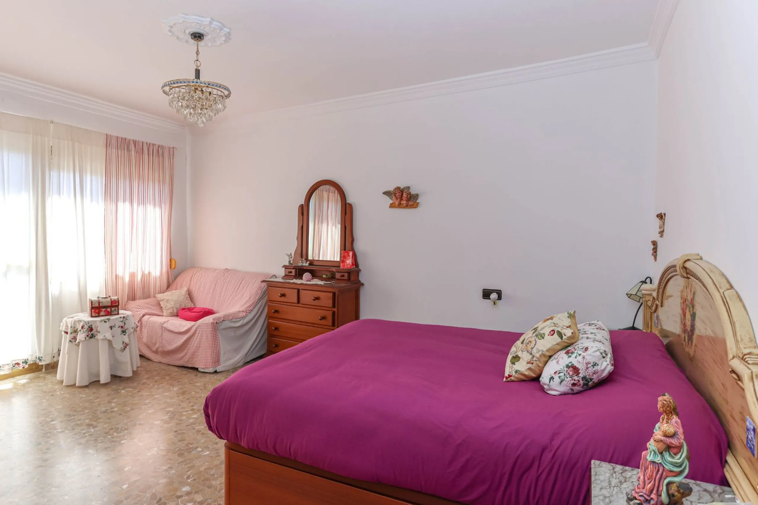 House - Townhouse в продаже в Casarabonela, Málaga. В доме 4 спален и 2 ванных комнат. Площадь дома 800 м². Площадь участка 3000 м²