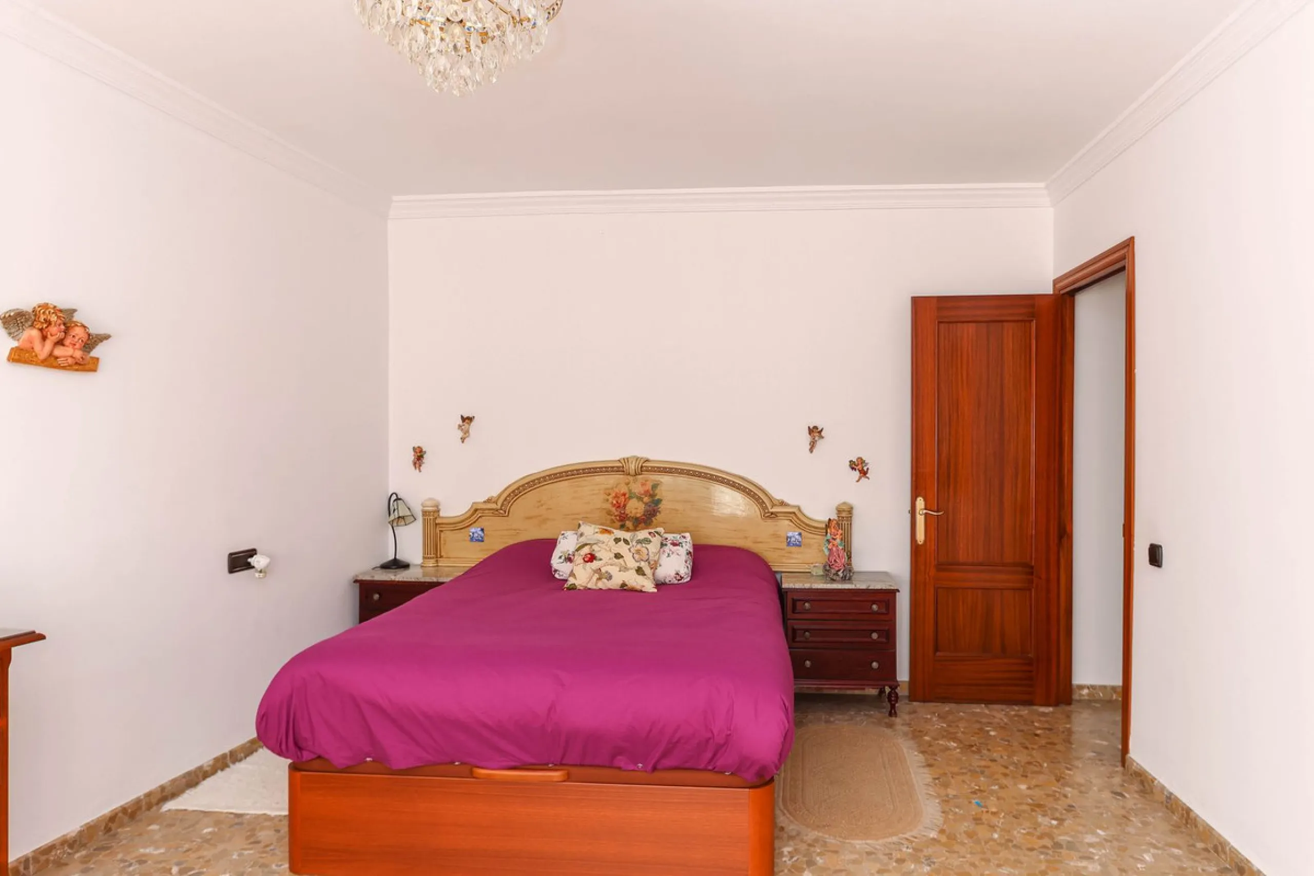 House - Townhouse в продаже в Casarabonela, Málaga. В доме 4 спален и 2 ванных комнат. Площадь дома 800 м². Площадь участка 3000 м²