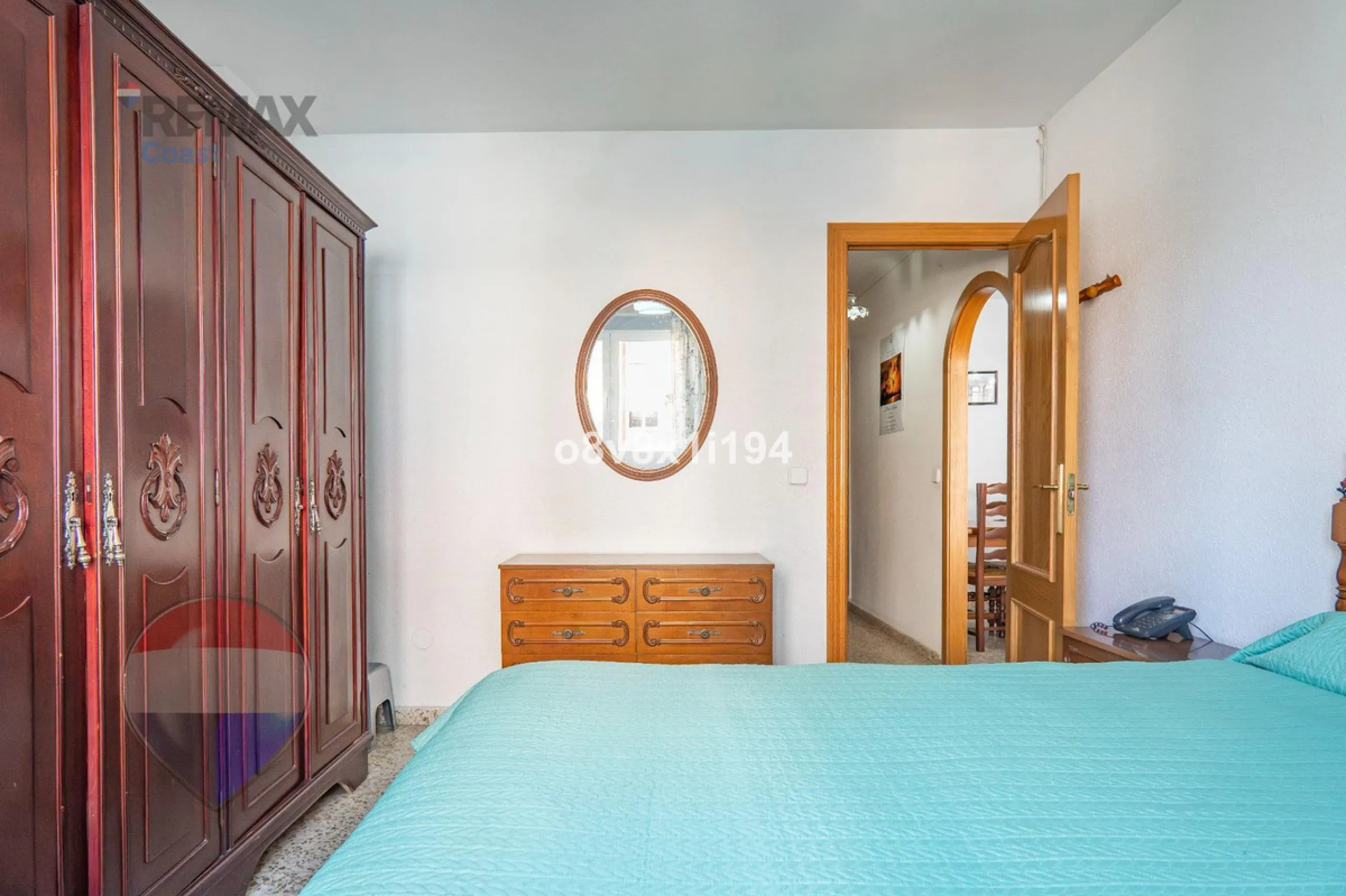 We present an exceptional opportunity to acquire an apartment in the highly sought-after area of Princesa Huelin, just 680 meters from the beach.