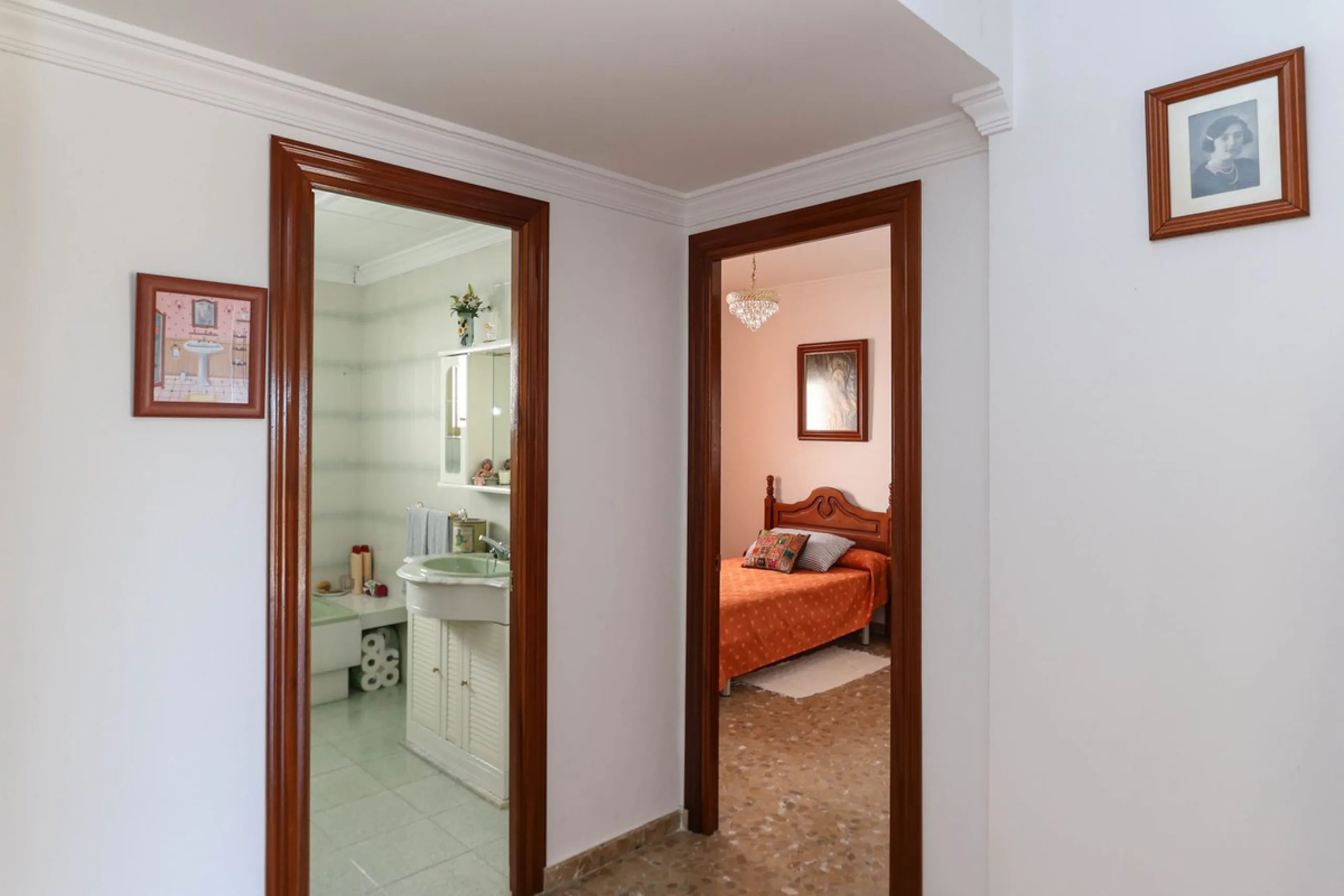 House - Townhouse в продаже в Casarabonela, Málaga. В доме 4 спален и 2 ванных комнат. Площадь дома 800 м². Площадь участка 3000 м²