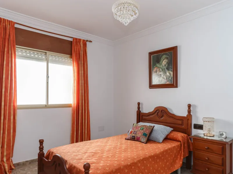 House - Townhouse в продаже в Casarabonela, Málaga. В доме 4 спален и 2 ванных комнат. Площадь дома 800 м². Площадь участка 3000 м²