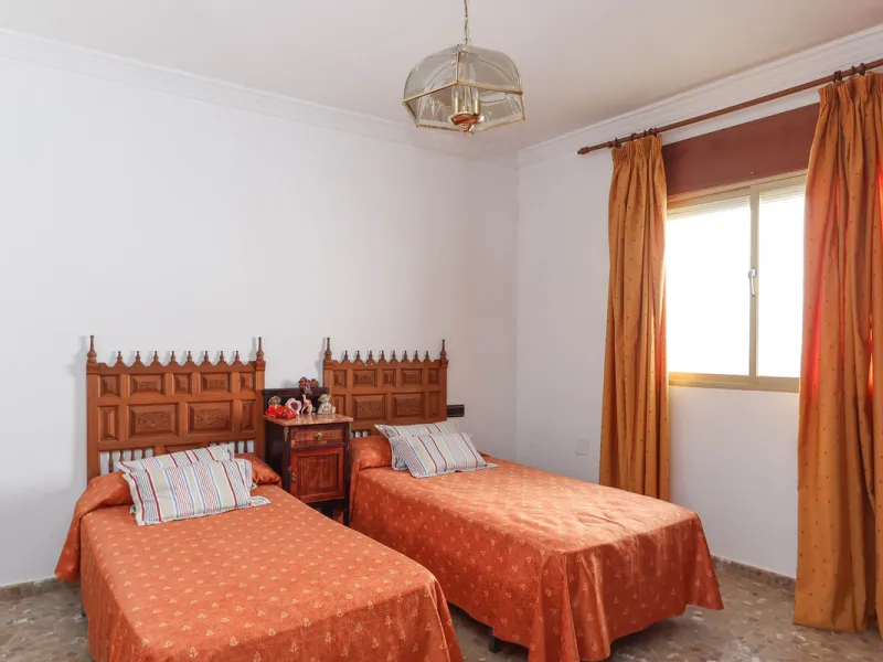 House - Townhouse в продаже в Casarabonela, Málaga. В доме 4 спален и 2 ванных комнат. Площадь дома 800 м². Площадь участка 3000 м²