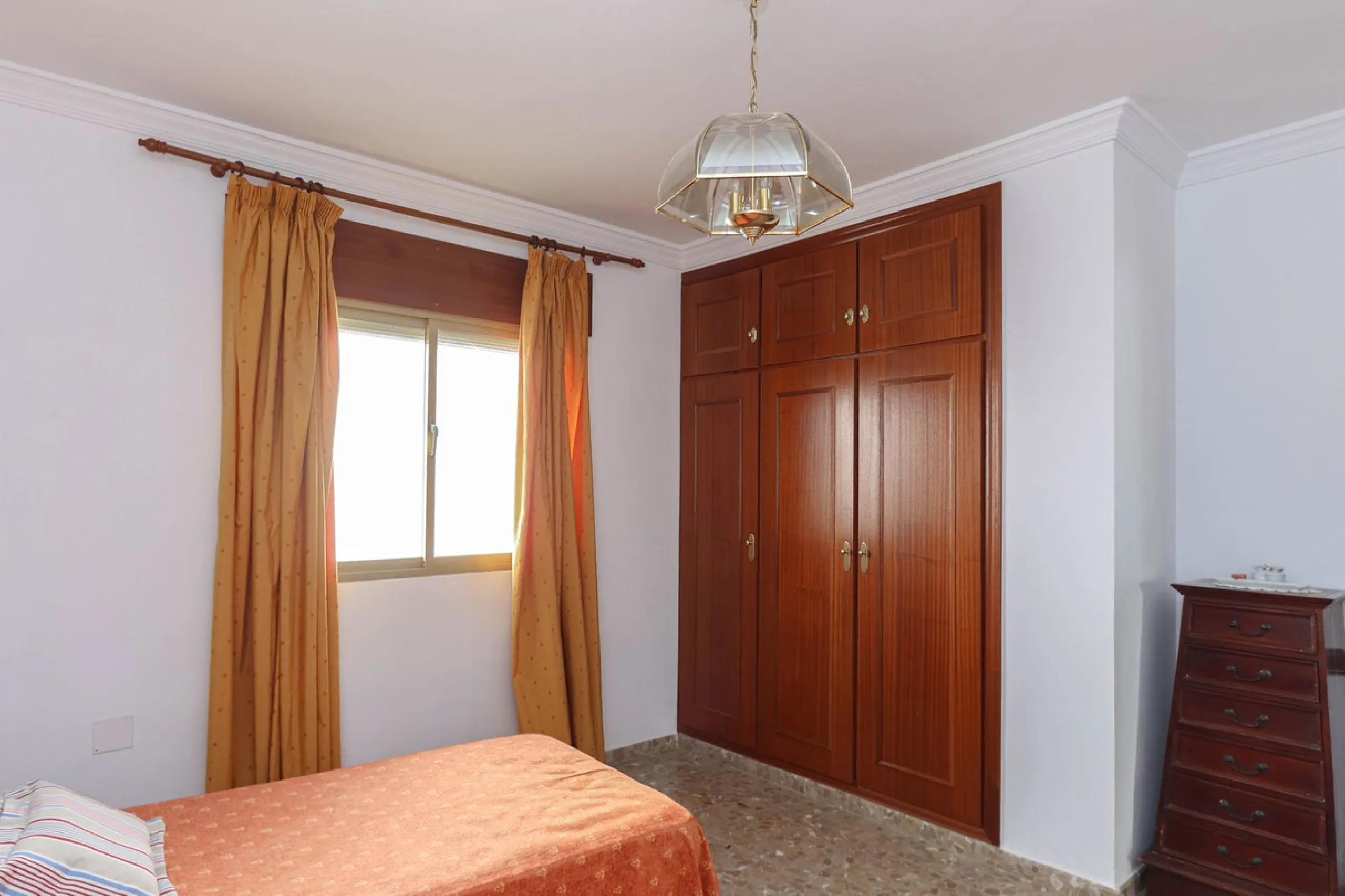 House - Townhouse в продаже в Casarabonela, Málaga. В доме 4 спален и 2 ванных комнат. Площадь дома 800 м². Площадь участка 3000 м²