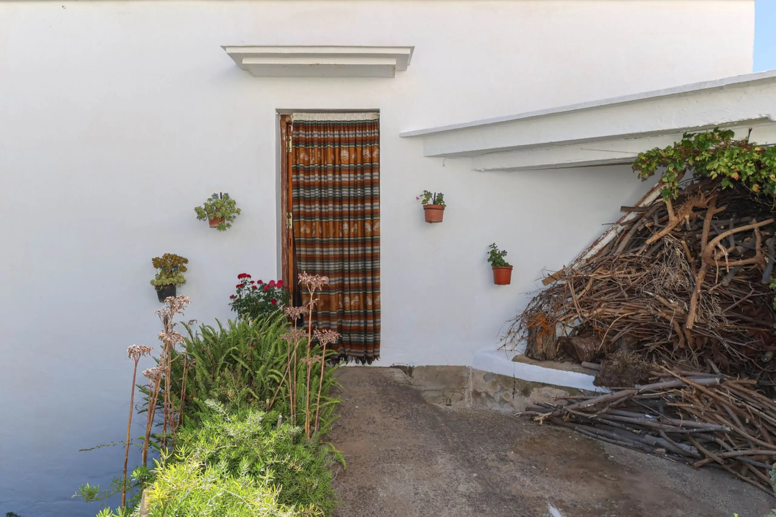 House - Townhouse в продаже в Casarabonela, Málaga. В доме 4 спален и 2 ванных комнат. Площадь дома 800 м². Площадь участка 3000 м²