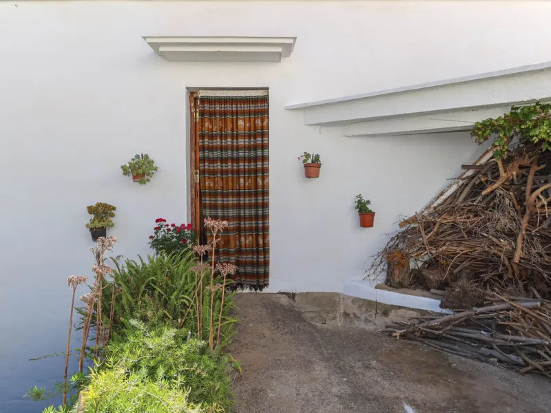 House - Townhouse в продаже в Casarabonela, Málaga. В доме 4 спален и 2 ванных комнат. Площадь дома 800 м². Площадь участка 3000 м²