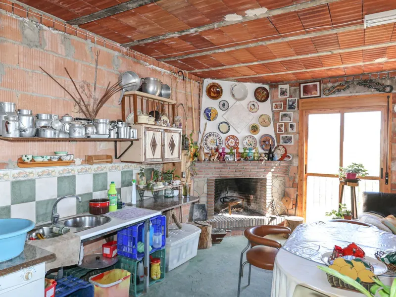House - Townhouse в продаже в Casarabonela, Málaga. В доме 4 спален и 2 ванных комнат. Площадь дома 800 м². Площадь участка 3000 м²