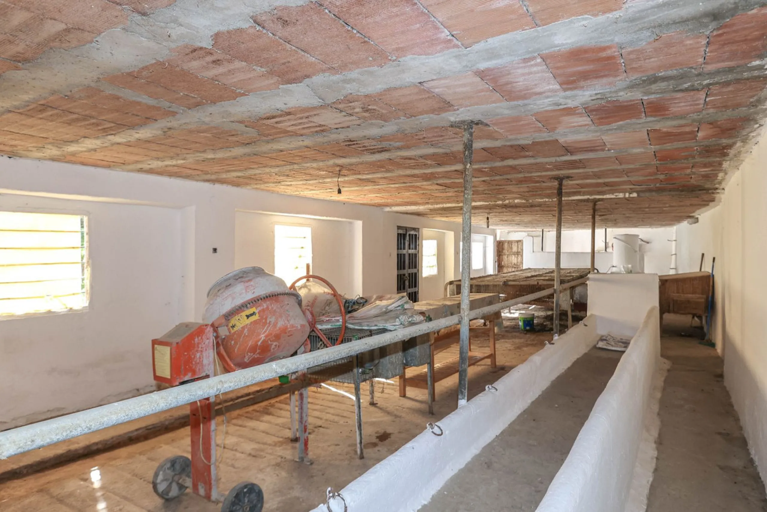 House - Townhouse в продаже в Casarabonela, Málaga. В доме 4 спален и 2 ванных комнат. Площадь дома 800 м². Площадь участка 3000 м²
