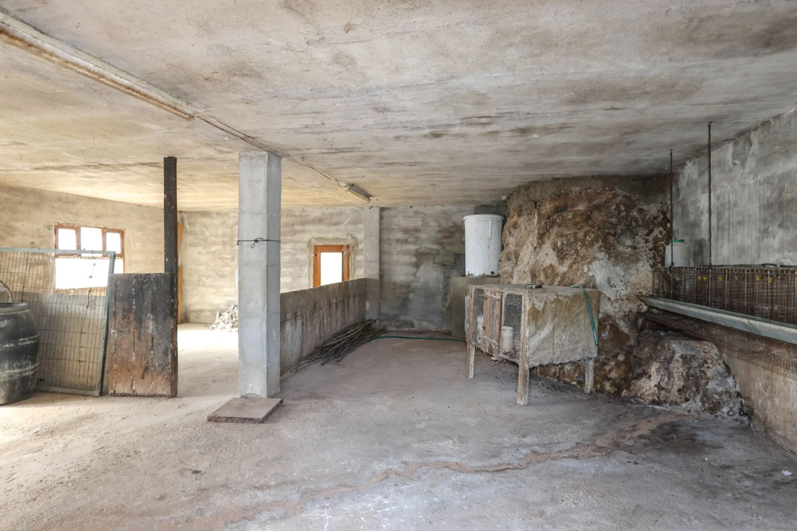 House - Townhouse в продаже в Casarabonela, Málaga. В доме 4 спален и 2 ванных комнат. Площадь дома 800 м². Площадь участка 3000 м²