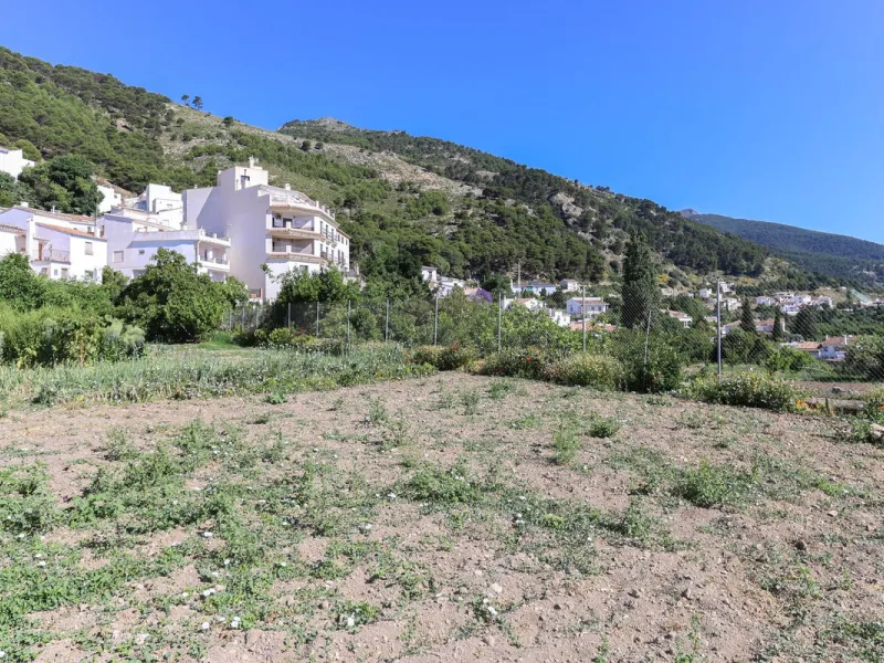 House - Townhouse в продаже в Casarabonela, Málaga. В доме 4 спален и 2 ванных комнат. Площадь дома 800 м². Площадь участка 3000 м²