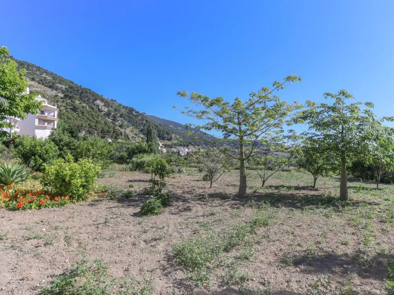 House - Townhouse в продаже в Casarabonela, Málaga. В доме 4 спален и 2 ванных комнат. Площадь дома 800 м². Площадь участка 3000 м²