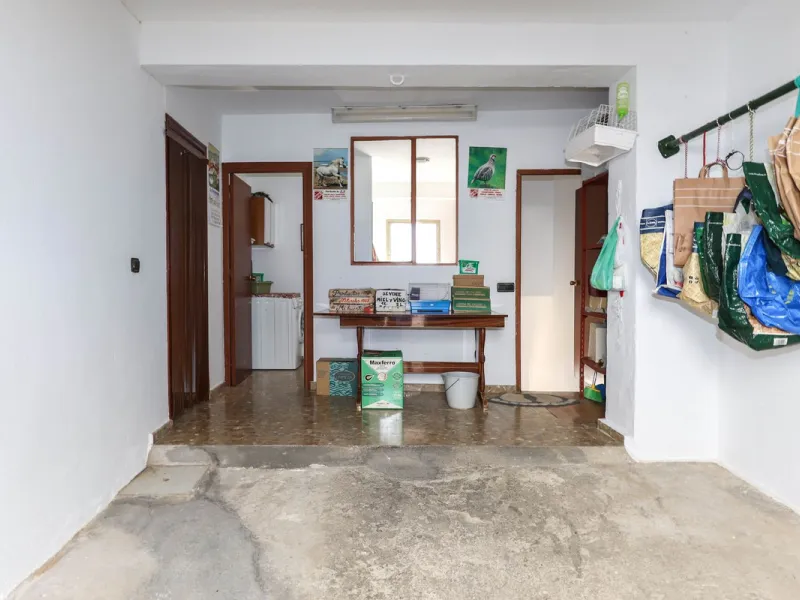 House - Townhouse в продаже в Casarabonela, Málaga. В доме 4 спален и 2 ванных комнат. Площадь дома 800 м². Площадь участка 3000 м²