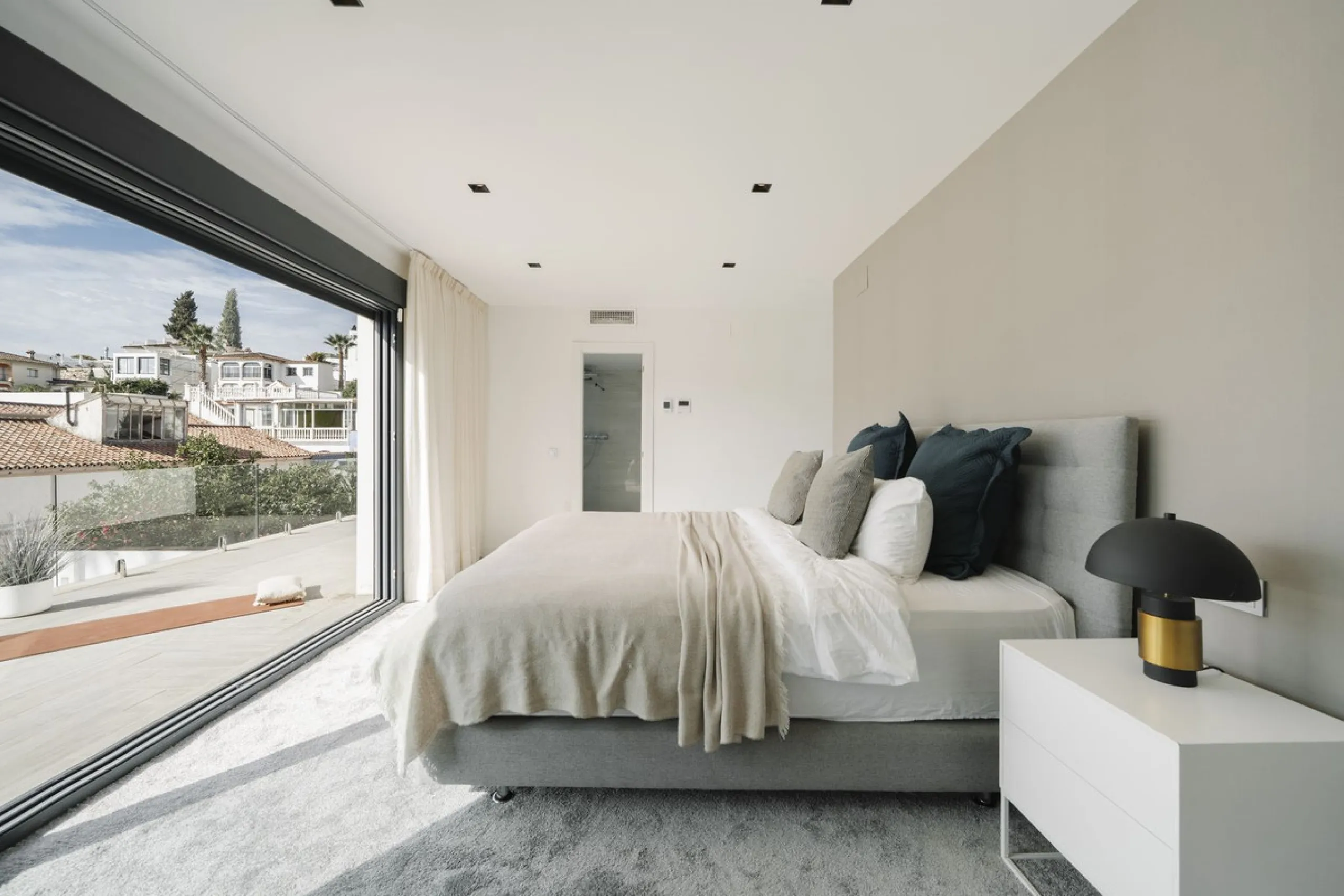 Luxury Investment Villa in Nueva Andalucía – Prime Location & High Rental Yield