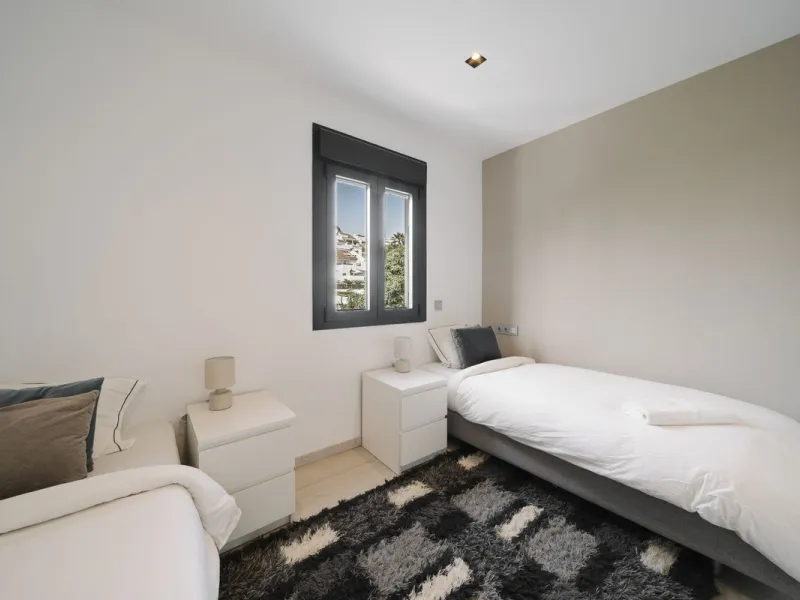 Luxury Investment Villa in Nueva Andalucía – Prime Location & High Rental Yield
