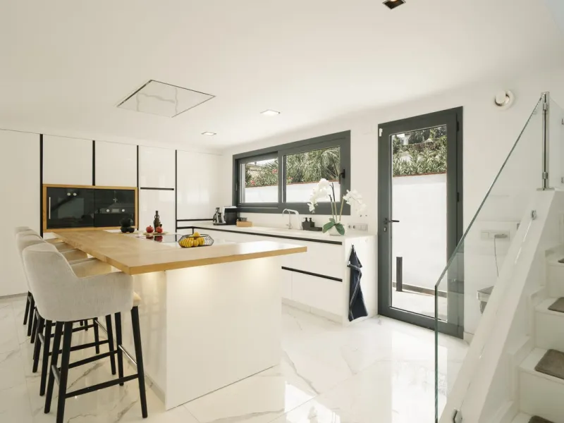 Luxury Investment Villa in Nueva Andalucía – Prime Location & High Rental Yield