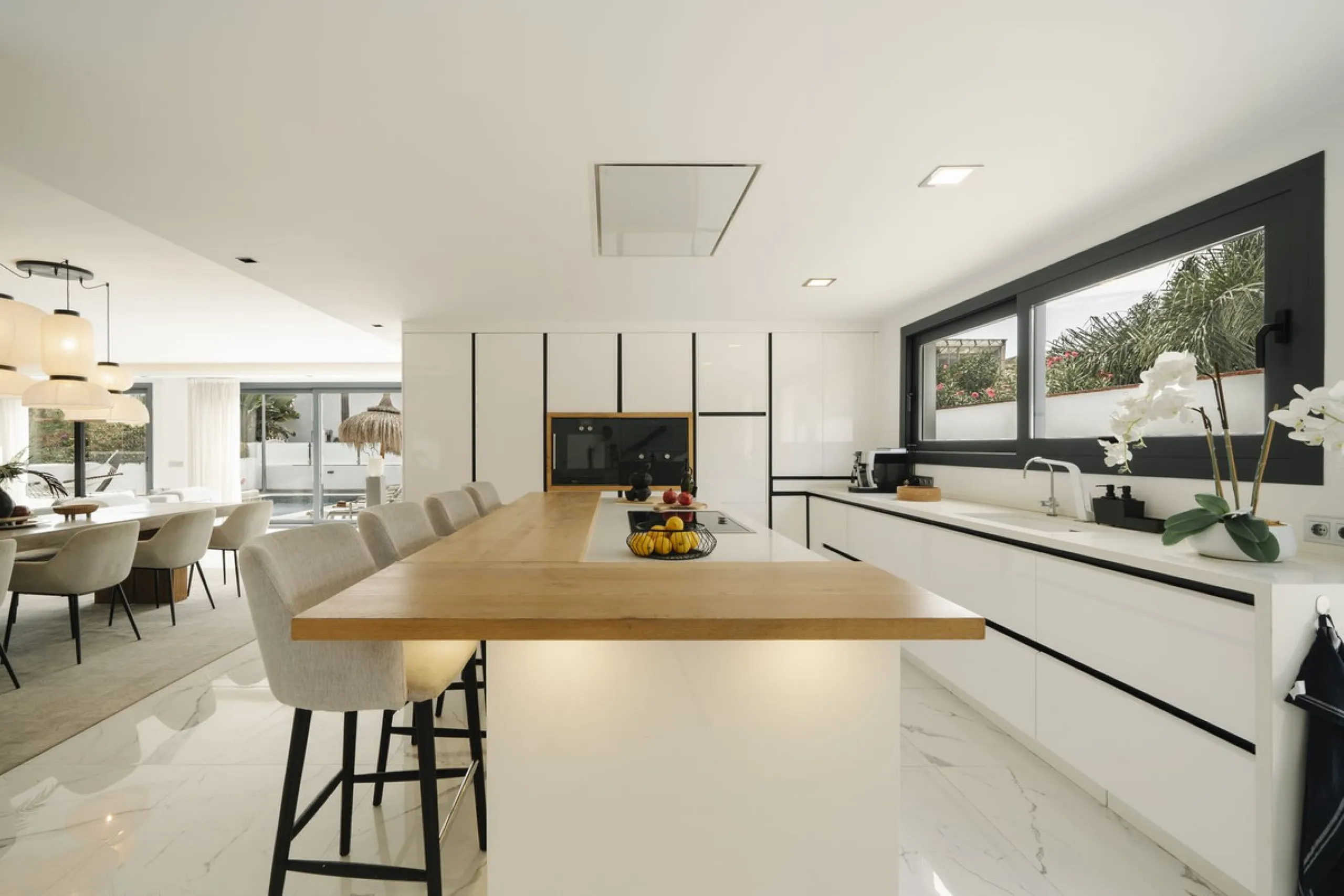 Luxury Investment Villa in Nueva Andalucía – Prime Location & High Rental Yield