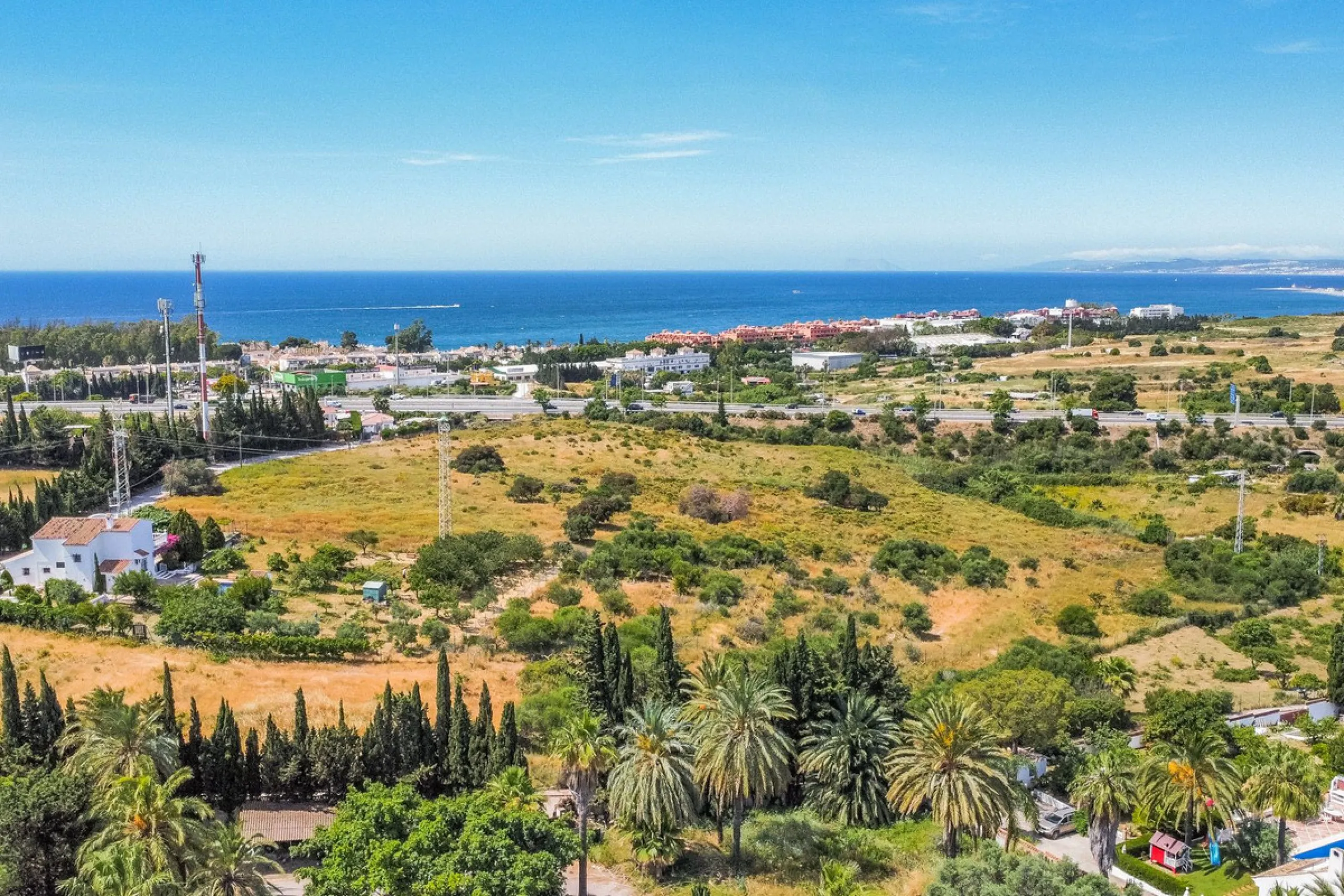 Plot - Land with Ruin в продаже в Estepona, Málaga. Площадь дома 100 м². Площадь участка 4491 м²