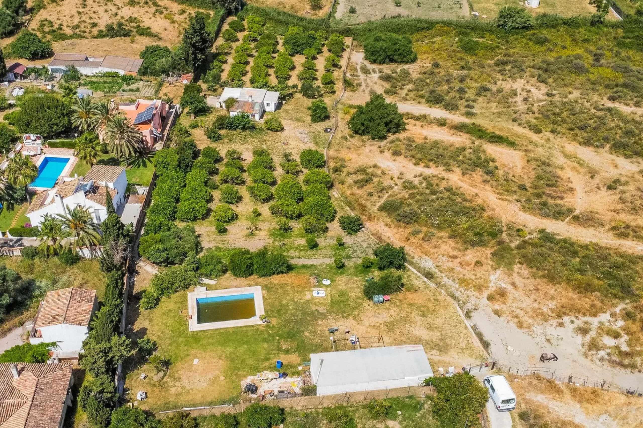 Plot - Land with Ruin в продаже в Estepona, Málaga. Площадь дома 100 м². Площадь участка 4491 м²