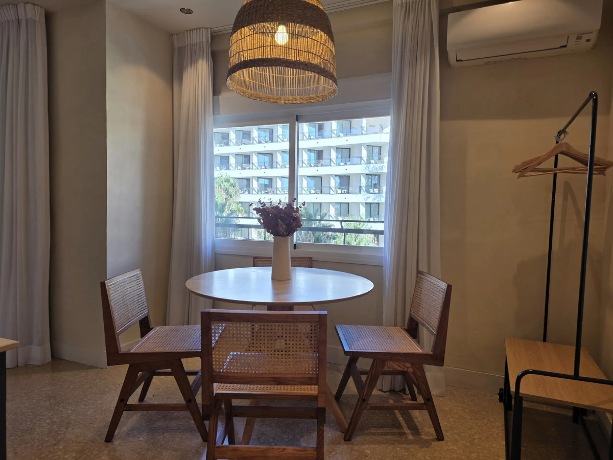 Apartment - Middle Floor Apartment в продаже в Marbella, Málaga. В доме 1 спален и 1 ванных комнат. Площадь дома 42 м²